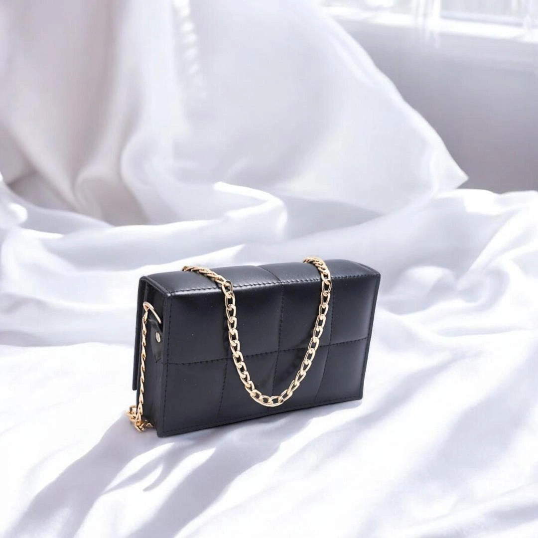 Girls’ Stylish Black Crossbody Bag – Trendy, Lightweight Everyday Companion