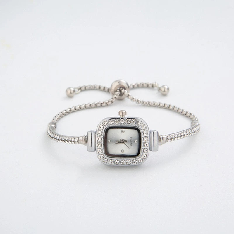 Casual Women’s Bracelet Watch – Simple Quartz Timepiece with Elegant Charm